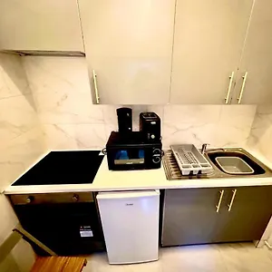 Apartment Ground Floor Flat, London